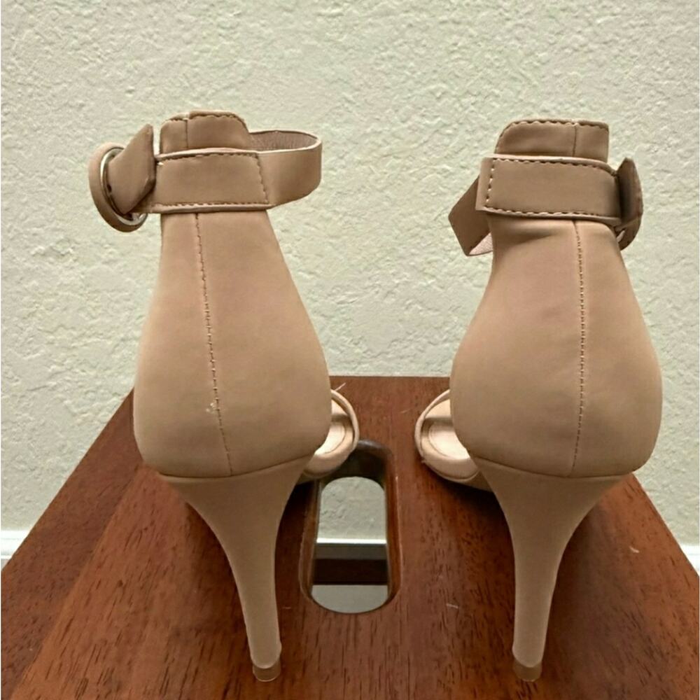 Steve Madden Elegant Tan Stiletto Ankle Strap Heels - Picture 4 of 5